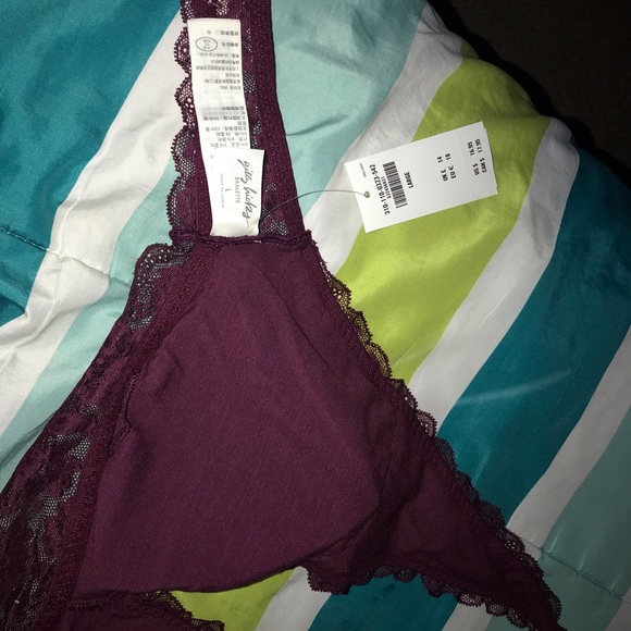 Burgandy Bralette from Gilly Hicks. - Picture 3 of 3